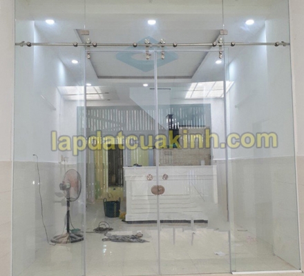 LẮP ĐẶT CỬA KÍNH CƯỜNG LỰC