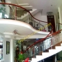 Xu hướng thiết kế cầu thang kính cường lực
